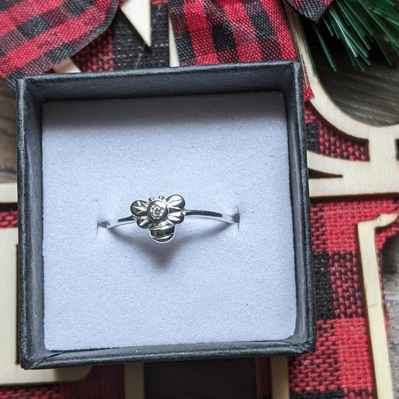 Silver Bee Adjustable Ring - Picture 1 of 3